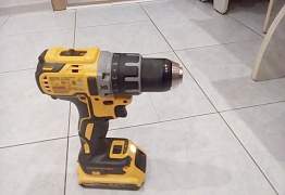 Бесшеточный шуруповерт Dewalt DCD791