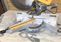 Торцовочная пила Dewalt DWS780